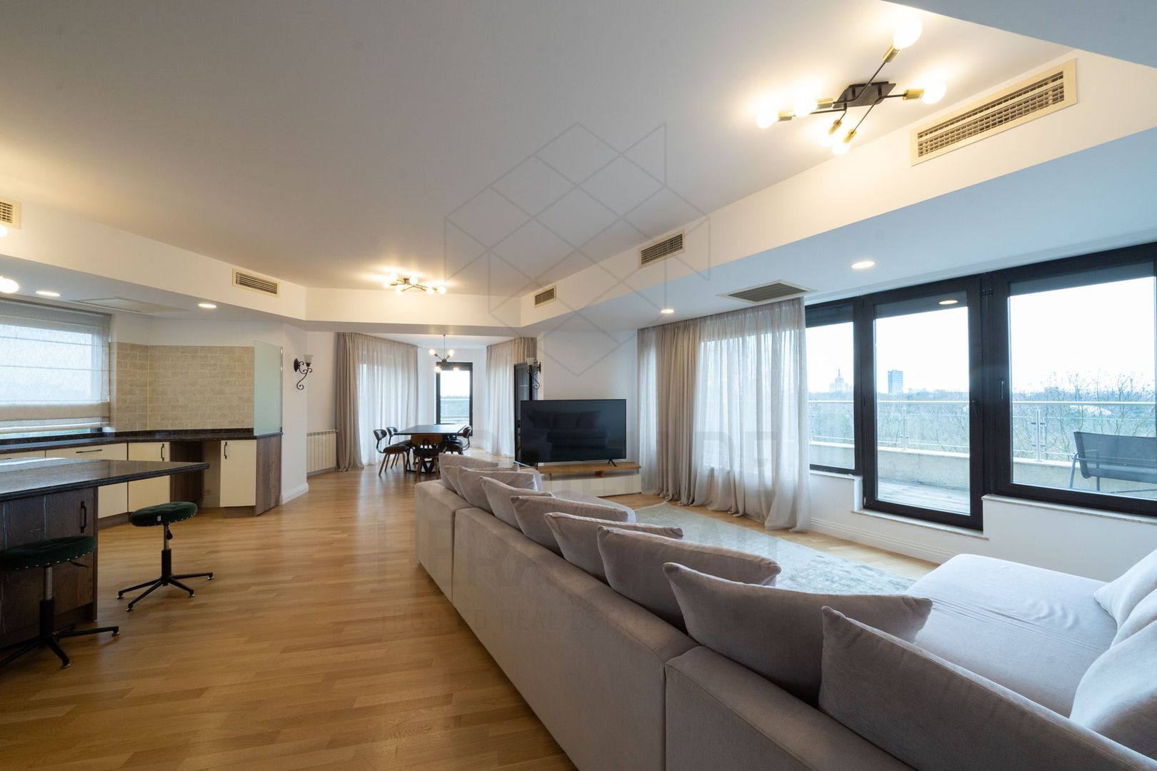 5 room Apartment, Herastrau area