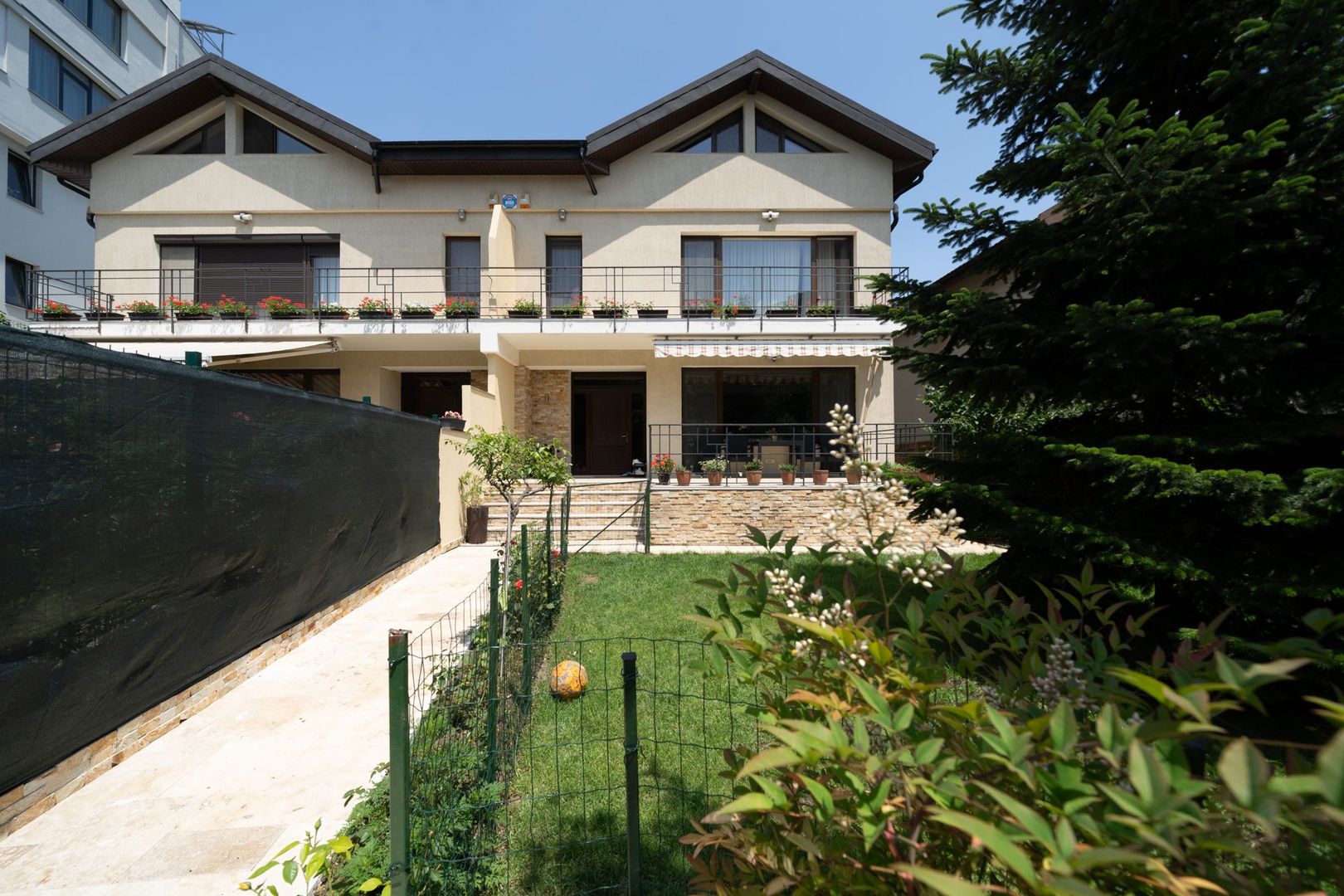 Vila Duplex Titan | Codrii Neamțului | Lângă Parc Titanel