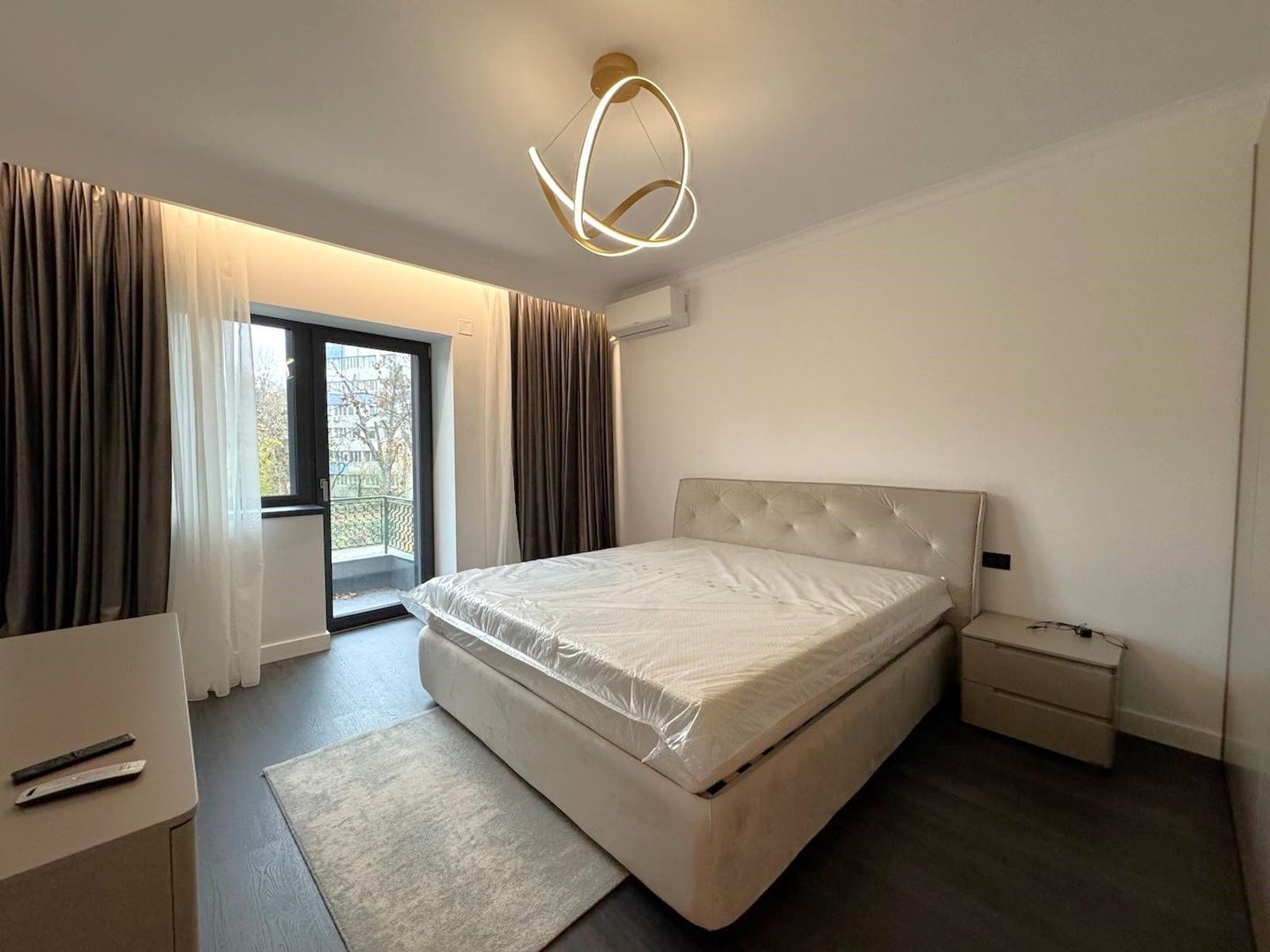 Apartament 3 Camere Radu Beller – Vedere spre parc