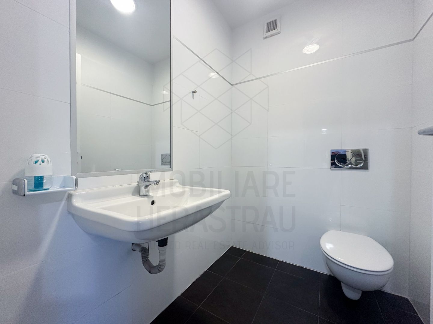 Apartament ,luminos , camera de dresing ,loc parcare subteran.