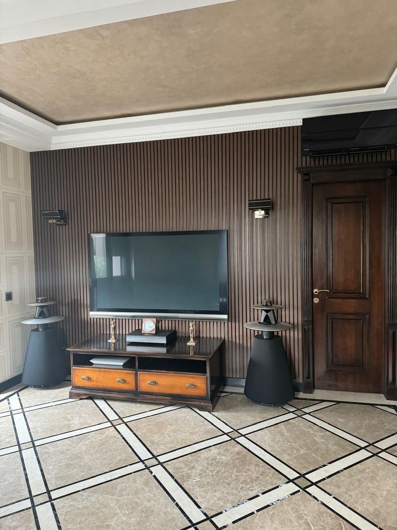 Vila neoclasica urbană | Palatul Parlamentului