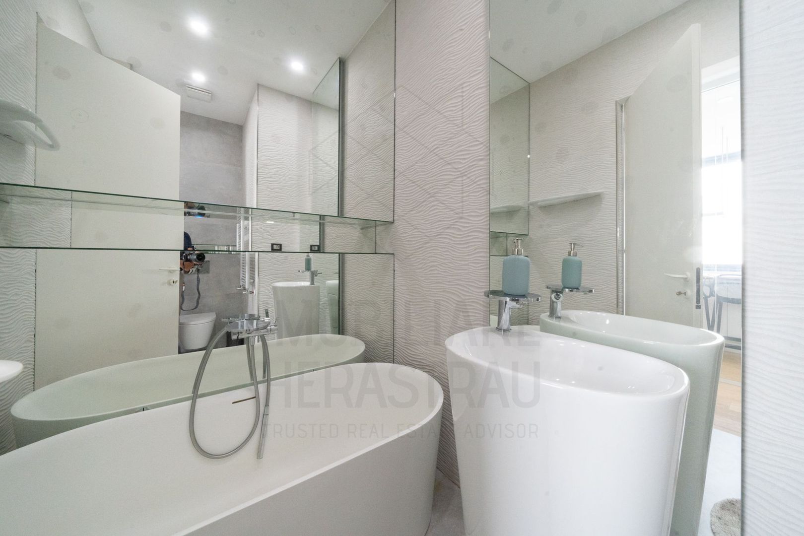 Cortina Residence | Luxury one bedroom for rent