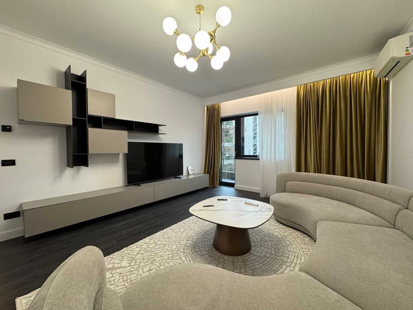 Apartament 3 Camere Radu Beller – Vedere spre parc