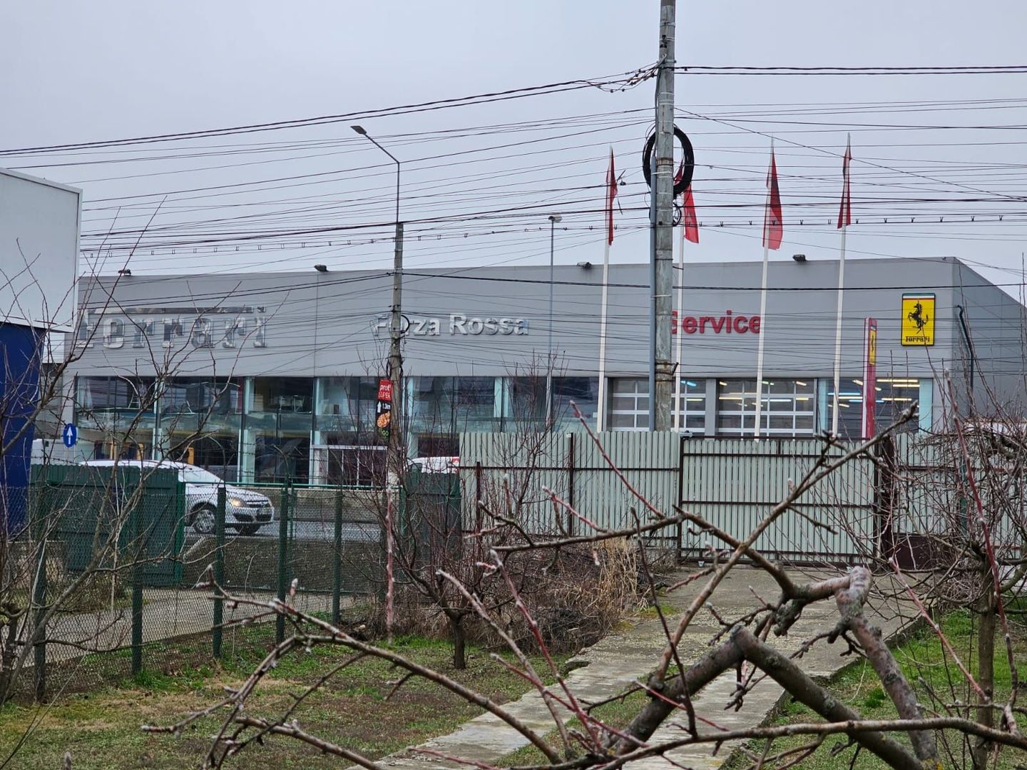 Teren 2500 mp OTOPENI | cu deschidere 21 m la DN1 | vis-a-vis de Ferrari