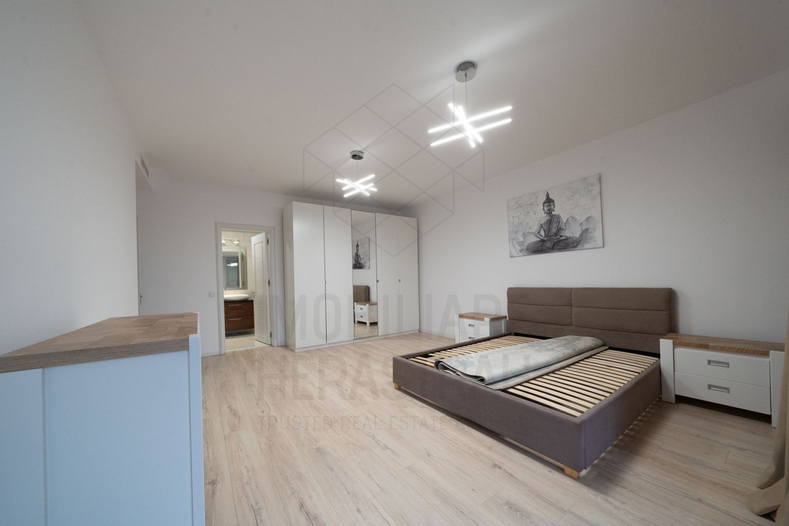 4 camere superbe in prima linie Parc Herastrau