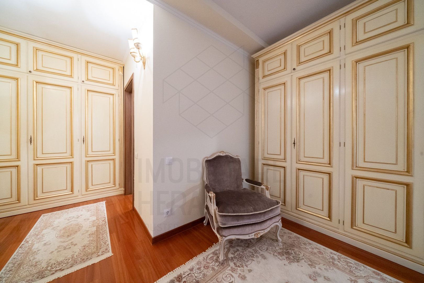 Grand Epoque | Duplex spectaculos Soseaua Nordului | Parcare si boxa