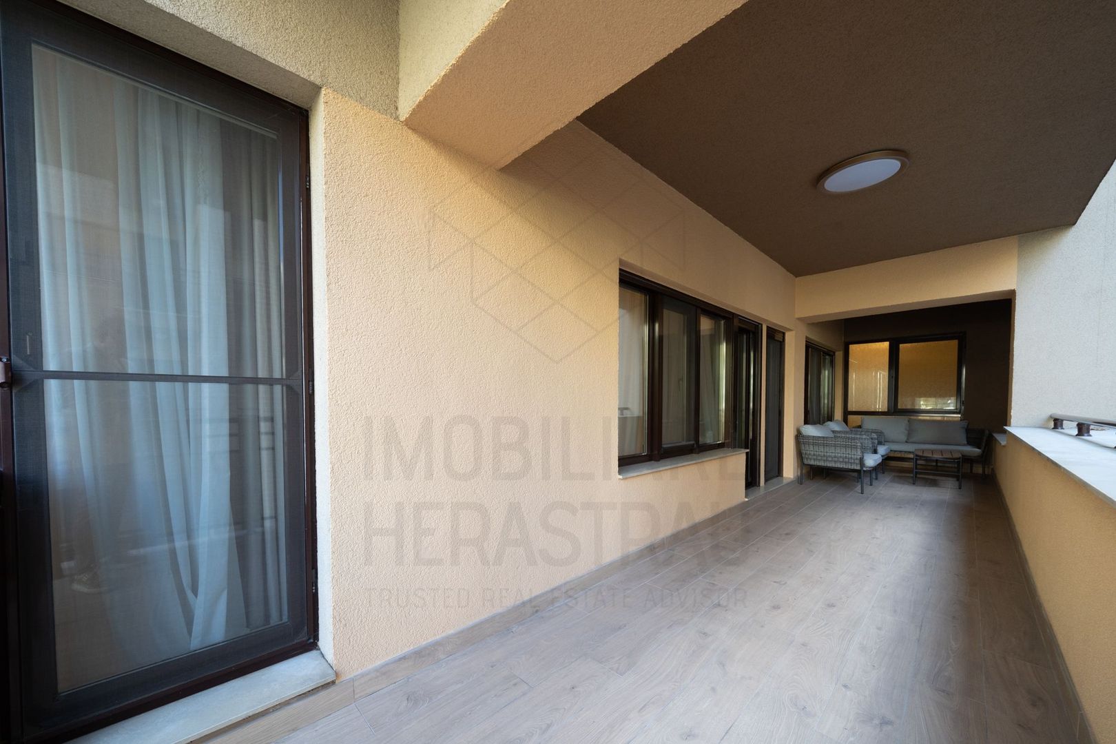 Apartament lux terasa generoasa stradal Parc Herastrau
