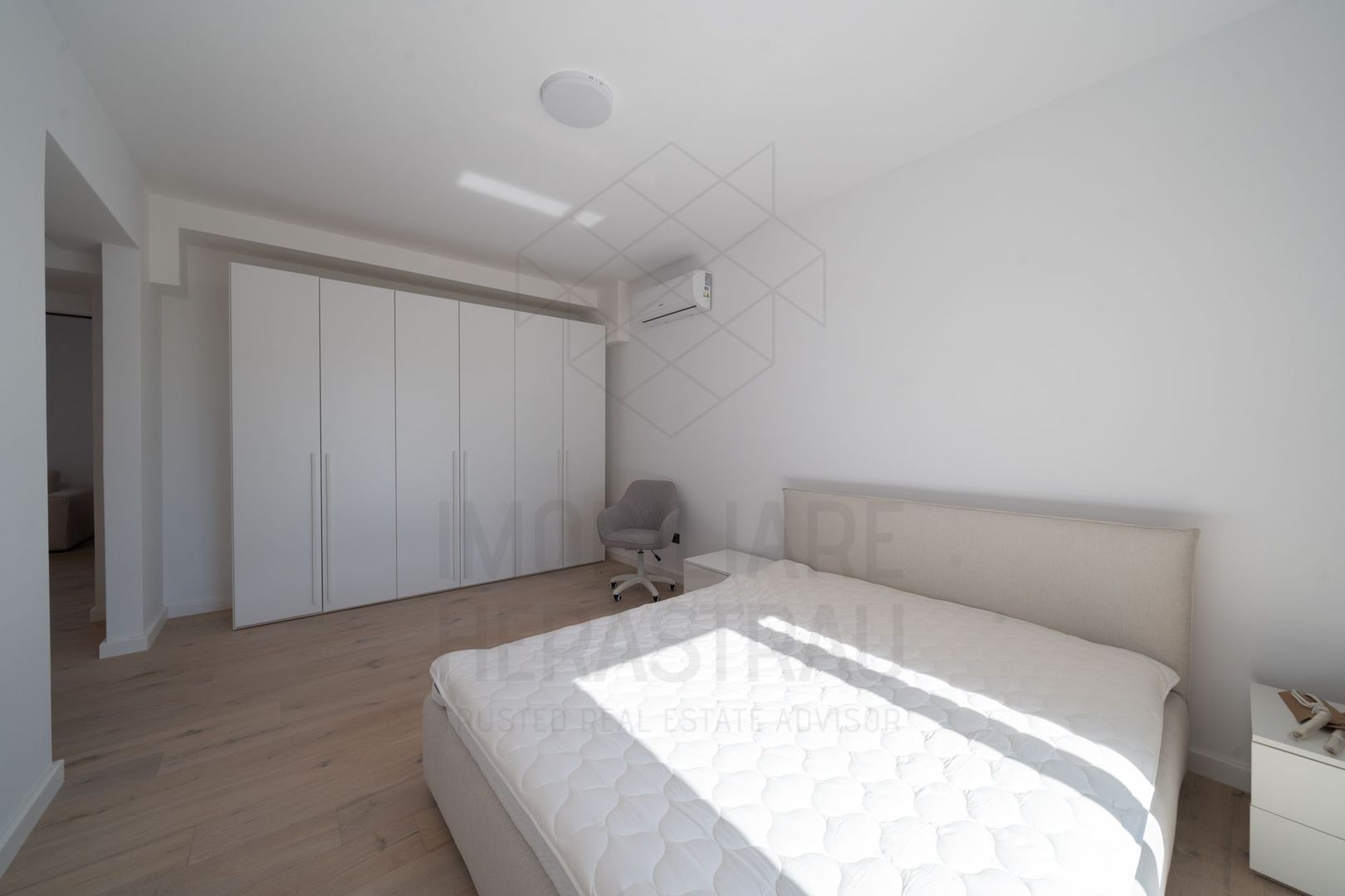 Apartament 3 camere Aviatiei | La 3 minute de metrou | Curte si gradina