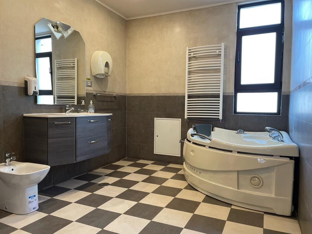 Piata Victoriei | Cladire de Birouri de vanzare