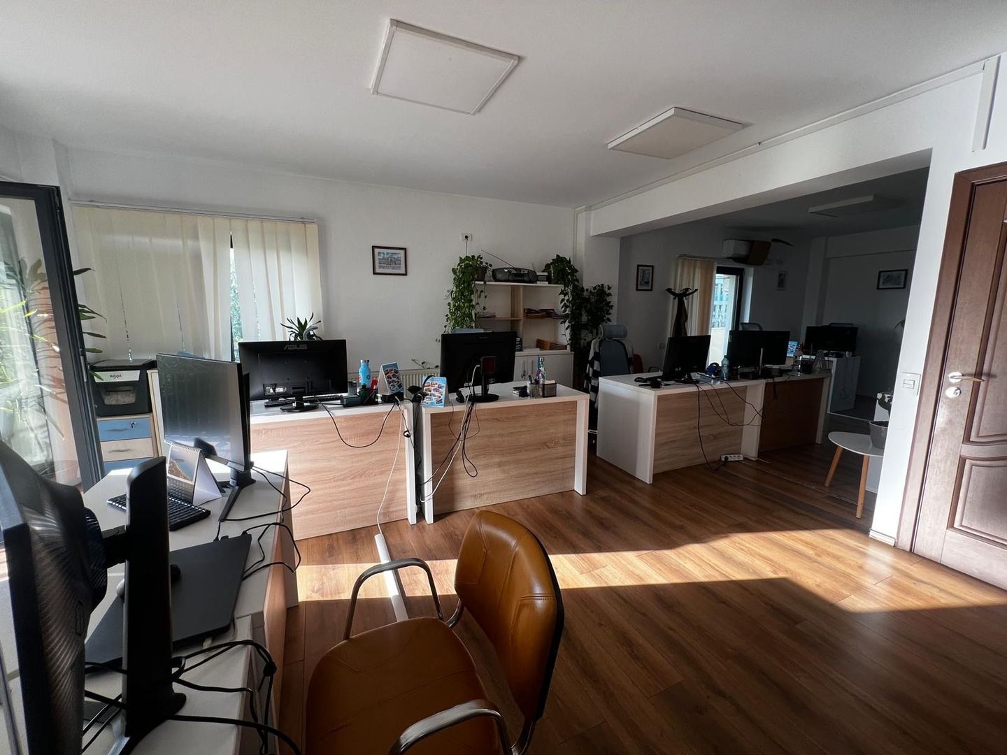 Clădire Boutique de Birouri | S+P+4E | Lift