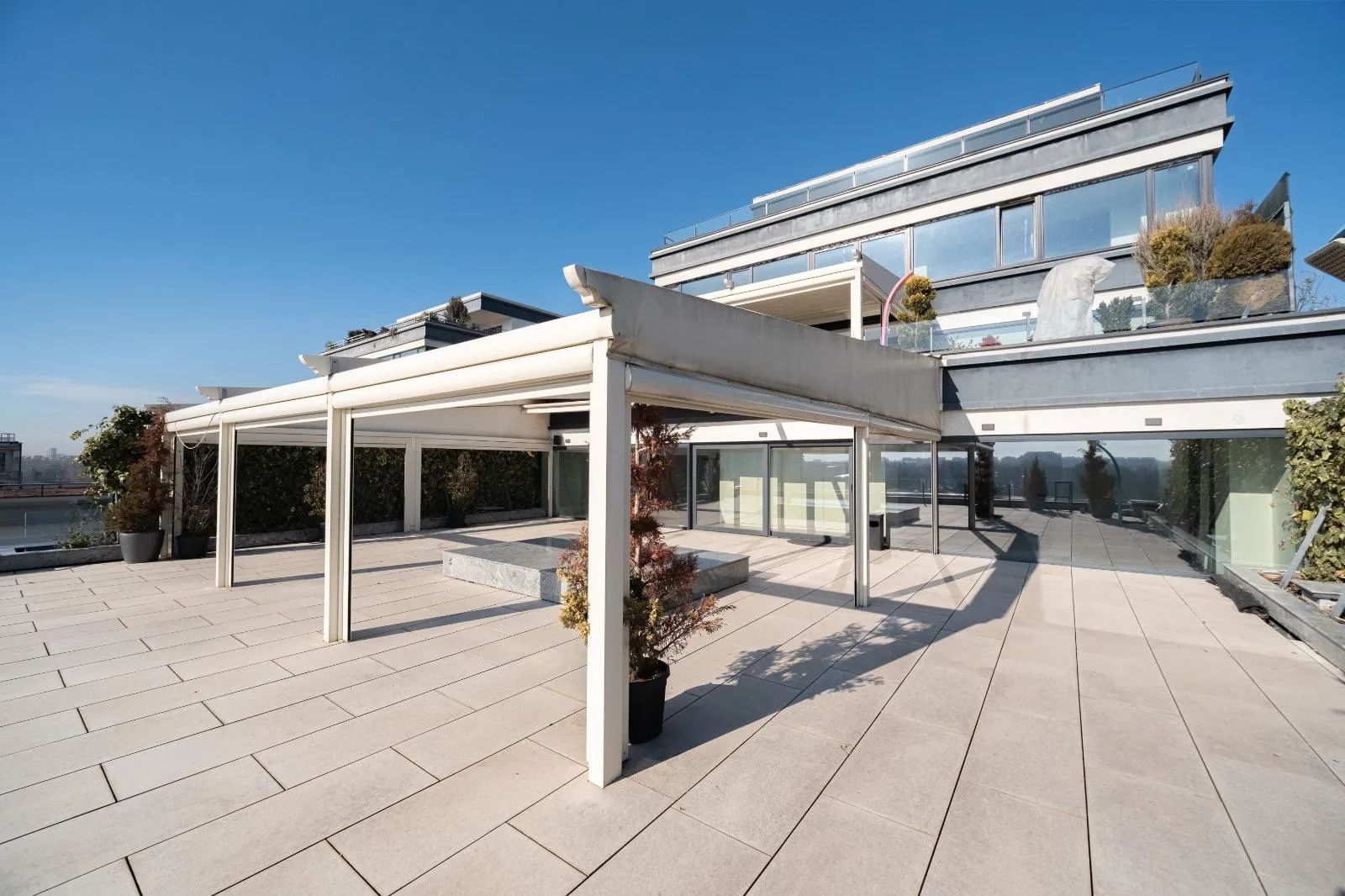 Laguna Residence | 4 Bedroom Luxury Penthouse with stunning View