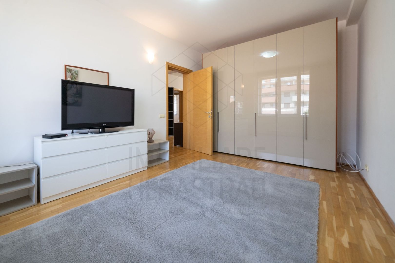4 room Apartment for rent, Herastrau area