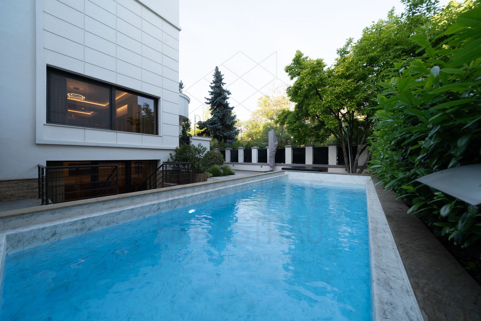 Reședință interbelică cu personalitate arhitecturală distinctă în zona Dorobanți