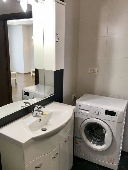 2 camere spre inchiriere in North Area Lake View