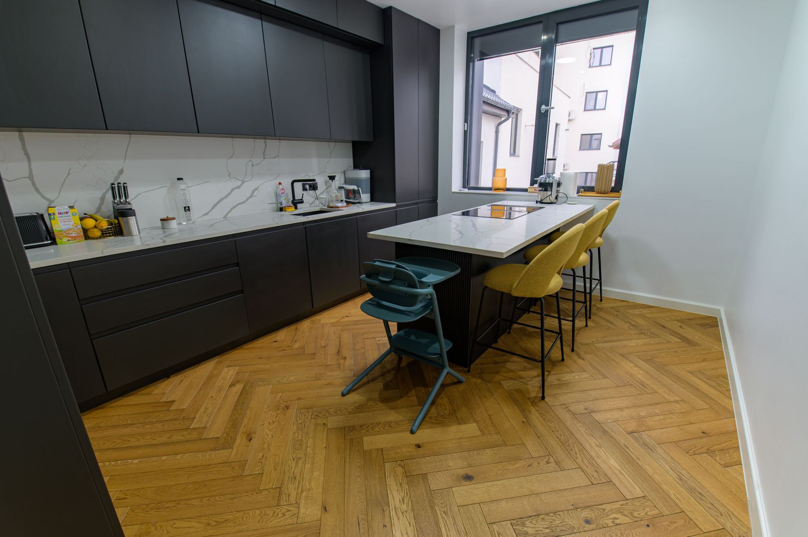 Apartament cu 4 camere de vânzare în zona Soseaua Nordului