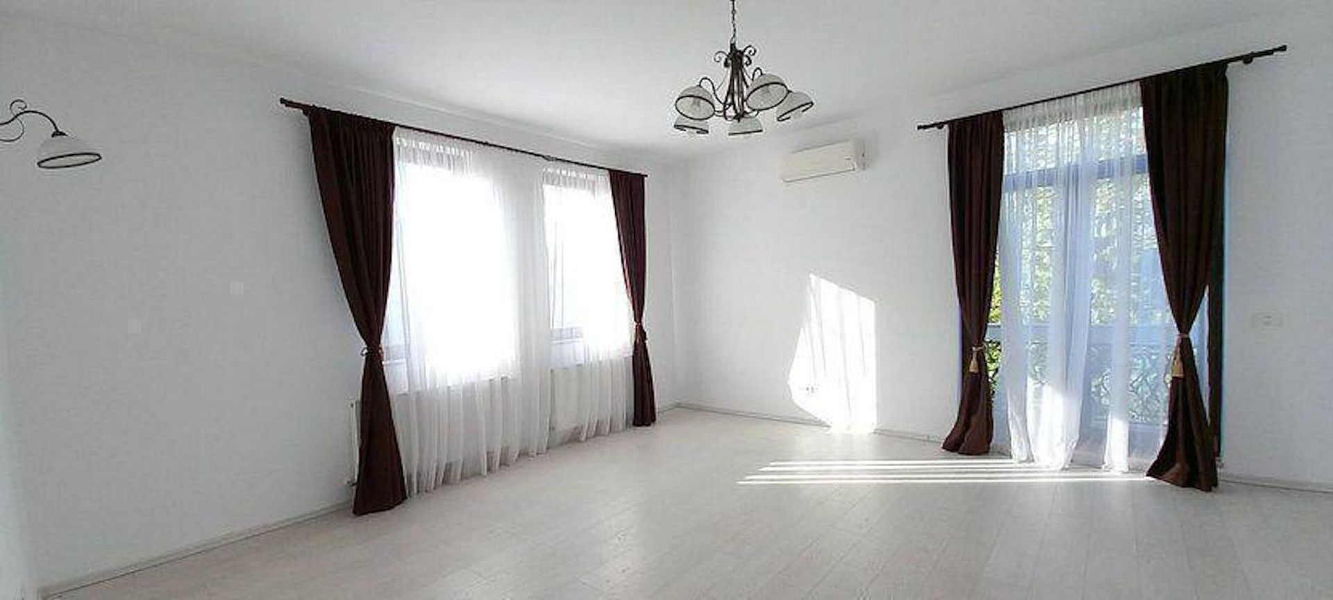 Special villa on Iancu Nicolae I Garage 2 cars and yard 500 sqm