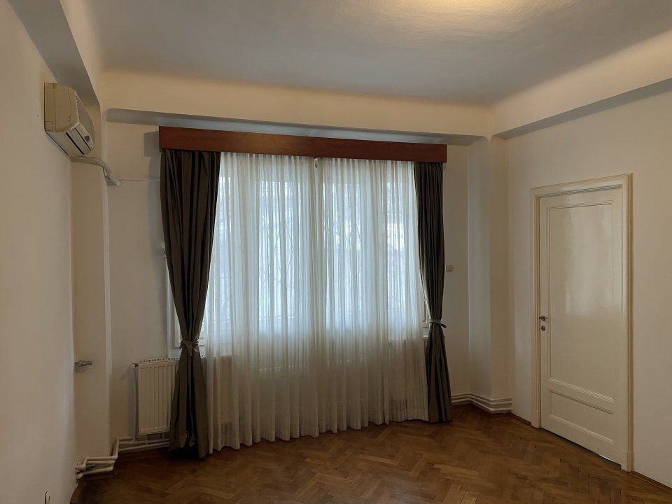 Armeneasca – Apartament de vanzare 4 camere