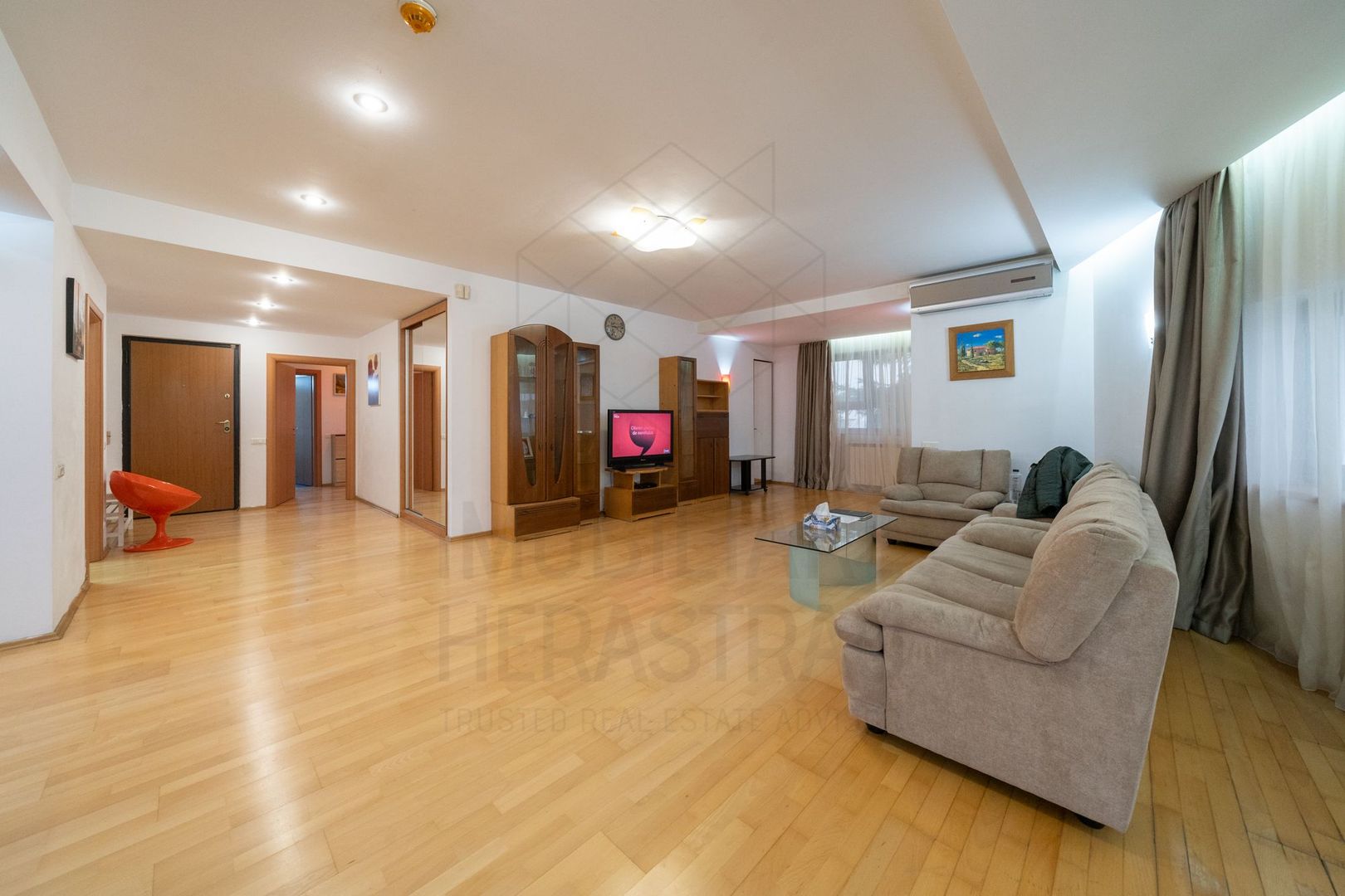 4 room Apartment for sale, Herastrau area