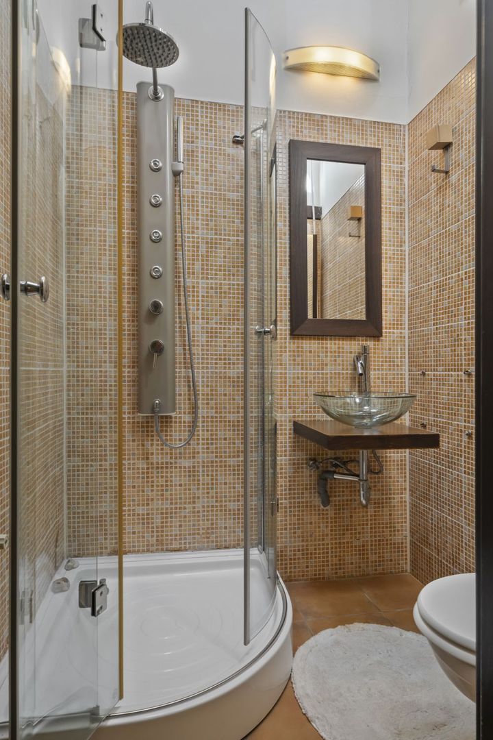 ARTSY LAKEFRONT VILLA | BANEASA