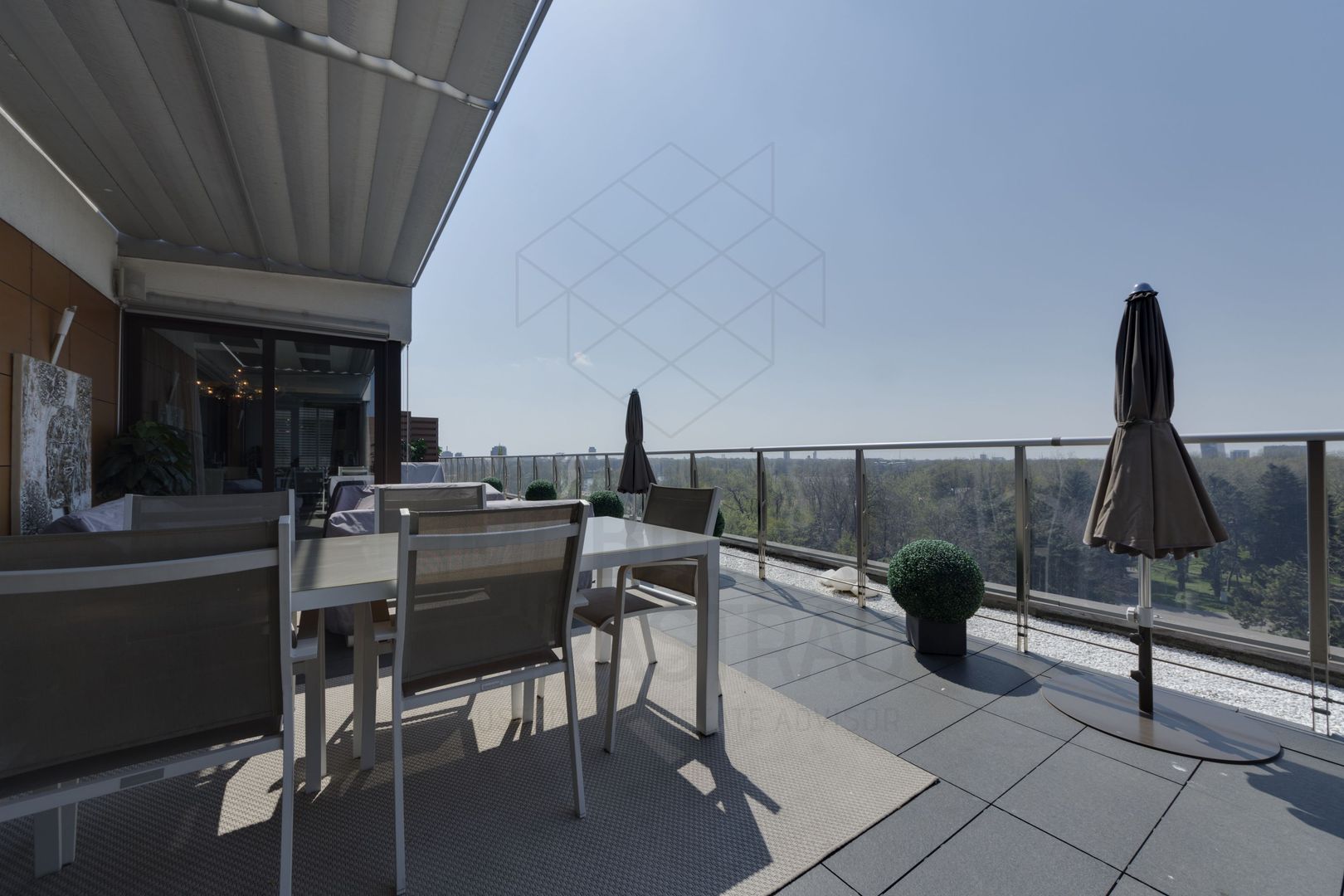 Asteria Suite | Penthouse exclusivist Herastrau | Vedere parc