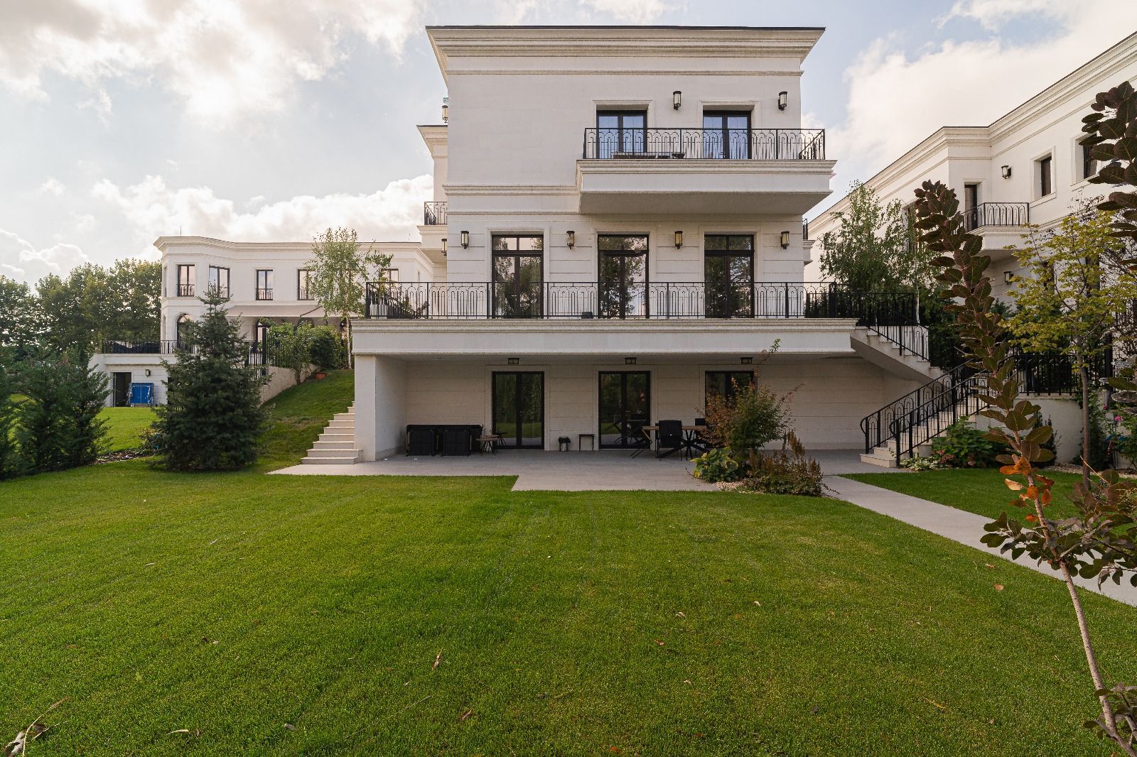 Exceptional Villa in Pipera | Classic Elegance, Contemporary design