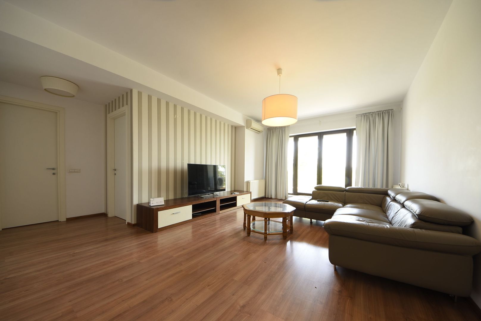 Apartament generos 3 camere , 2 locuri de parcare, Pet friendly | Iancu Nicolae