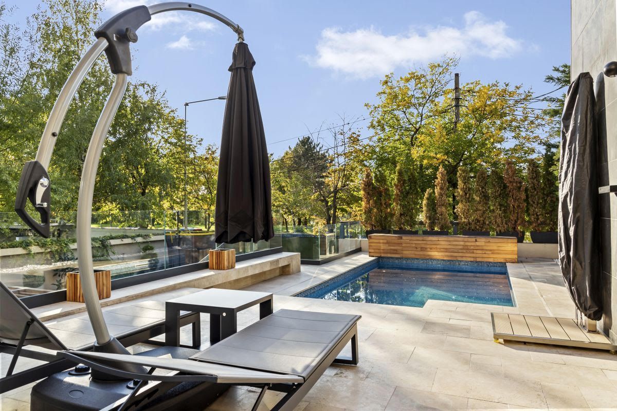 Villa La Primavera | Luxury Homes | Exclusive villa overlooking Lake Floreasca