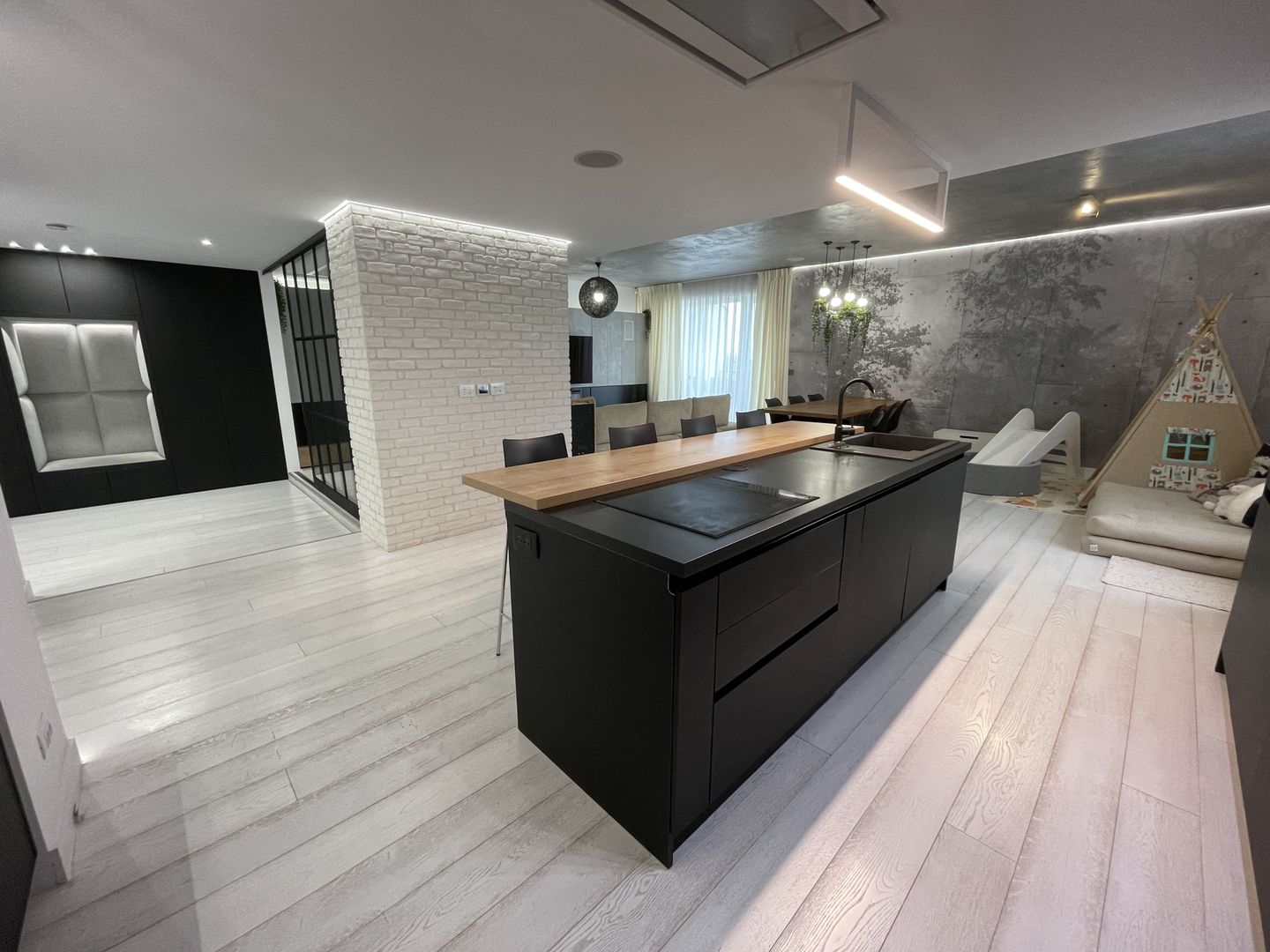 Stunning one-of-a-kind Penthouse with rooftop in Herastrau | Satul Francez