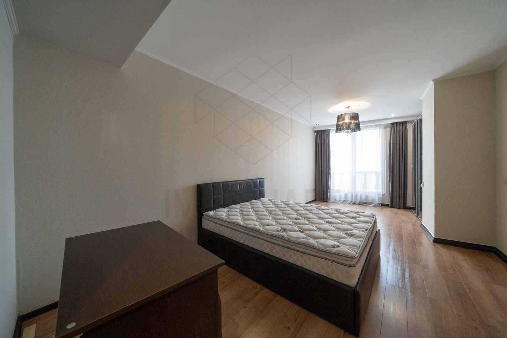 4 room Apartment for sale, Herastrau area