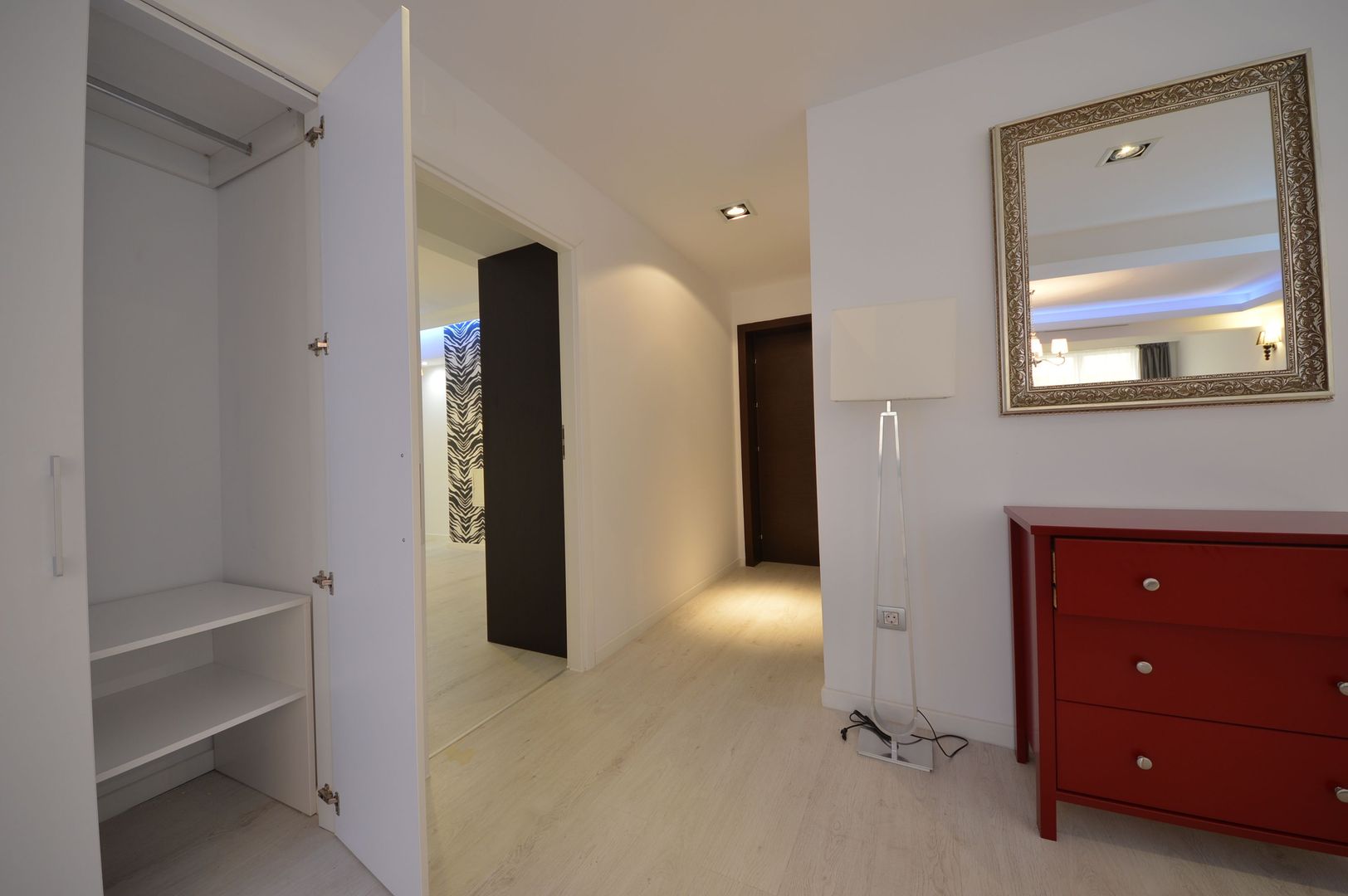 Spatios,complet renovat,mobilat lux,parcare