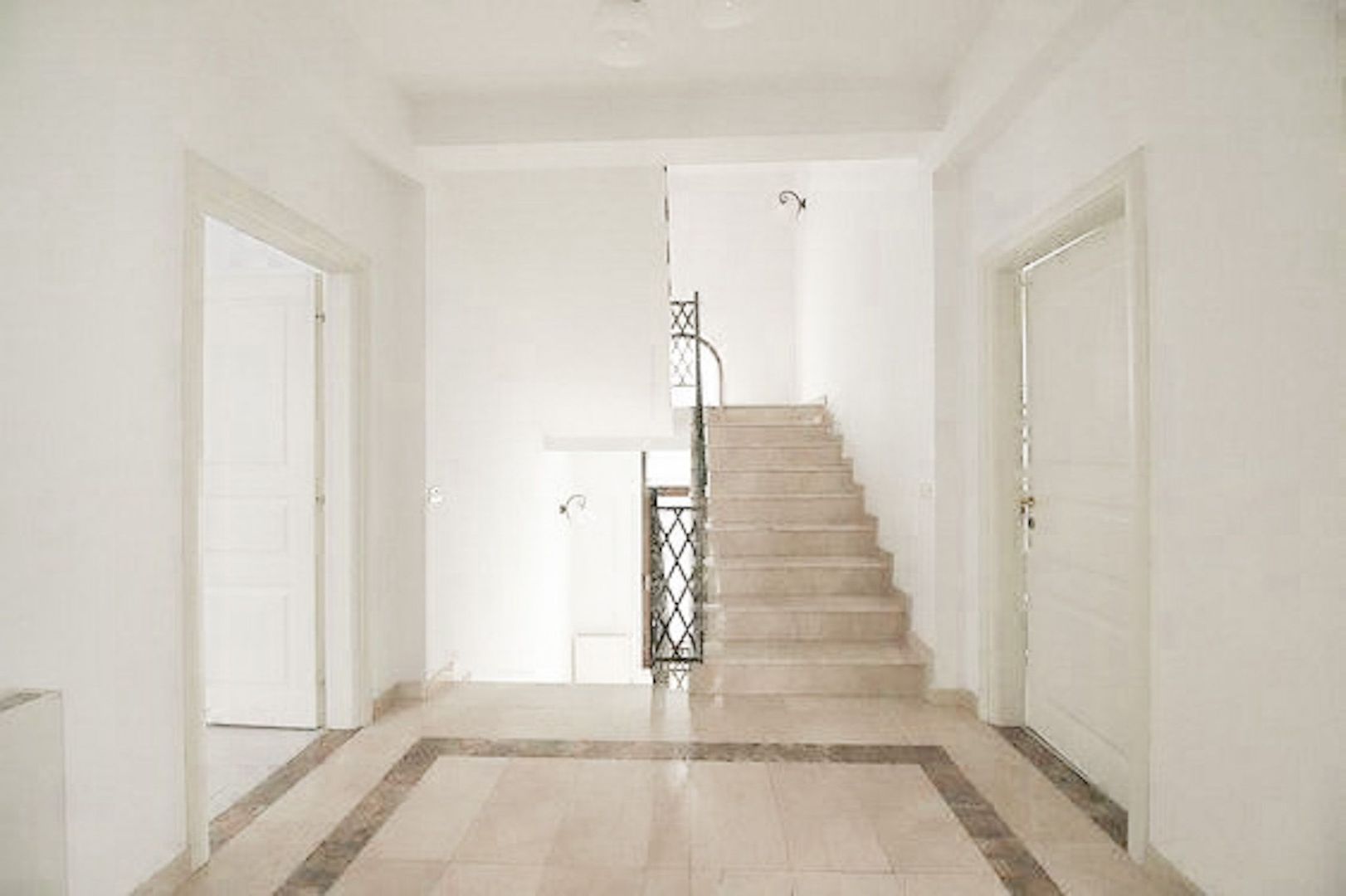 Special villa on Iancu Nicolae I Garage 2 cars and yard 500 sqm