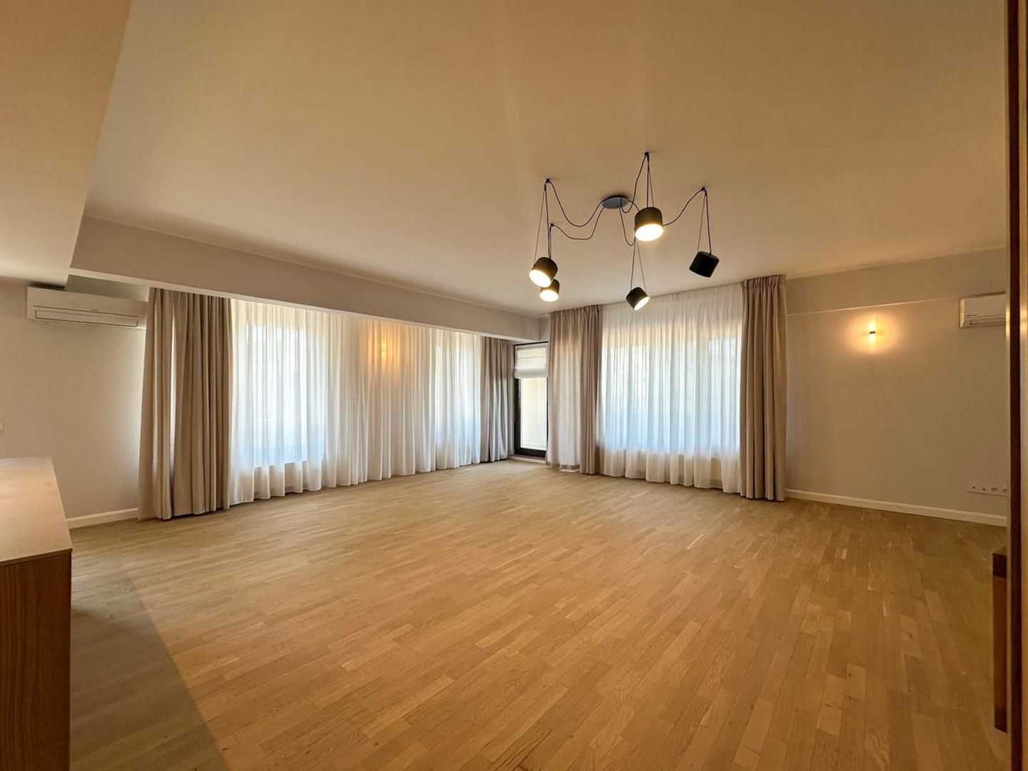 4 room Apartment for rent, Kiseleff area