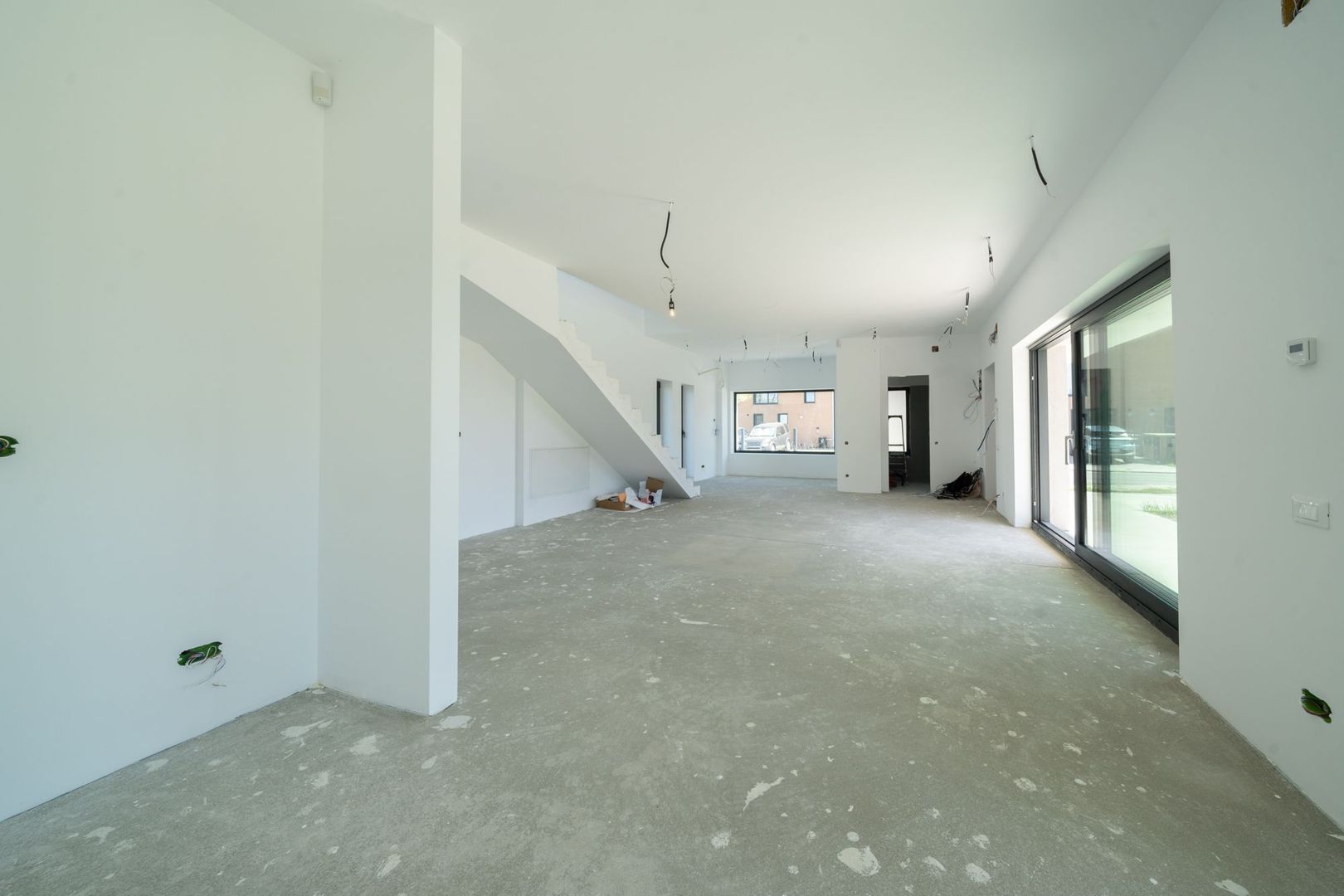 Vilă modernă în Corbeanca | Construcție solidă, 3 dormitoare + birou