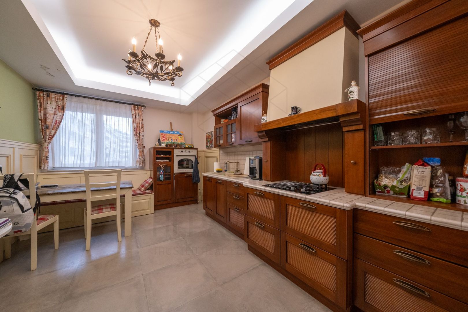 Soseaua Nordului | 4 camere spatioase | 2 locuri de parcare | Centrala proprie