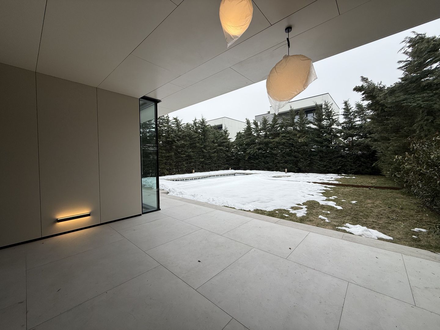 Vilă contemporană premium cu piscină, 500mp construiți, garaj 2 masini