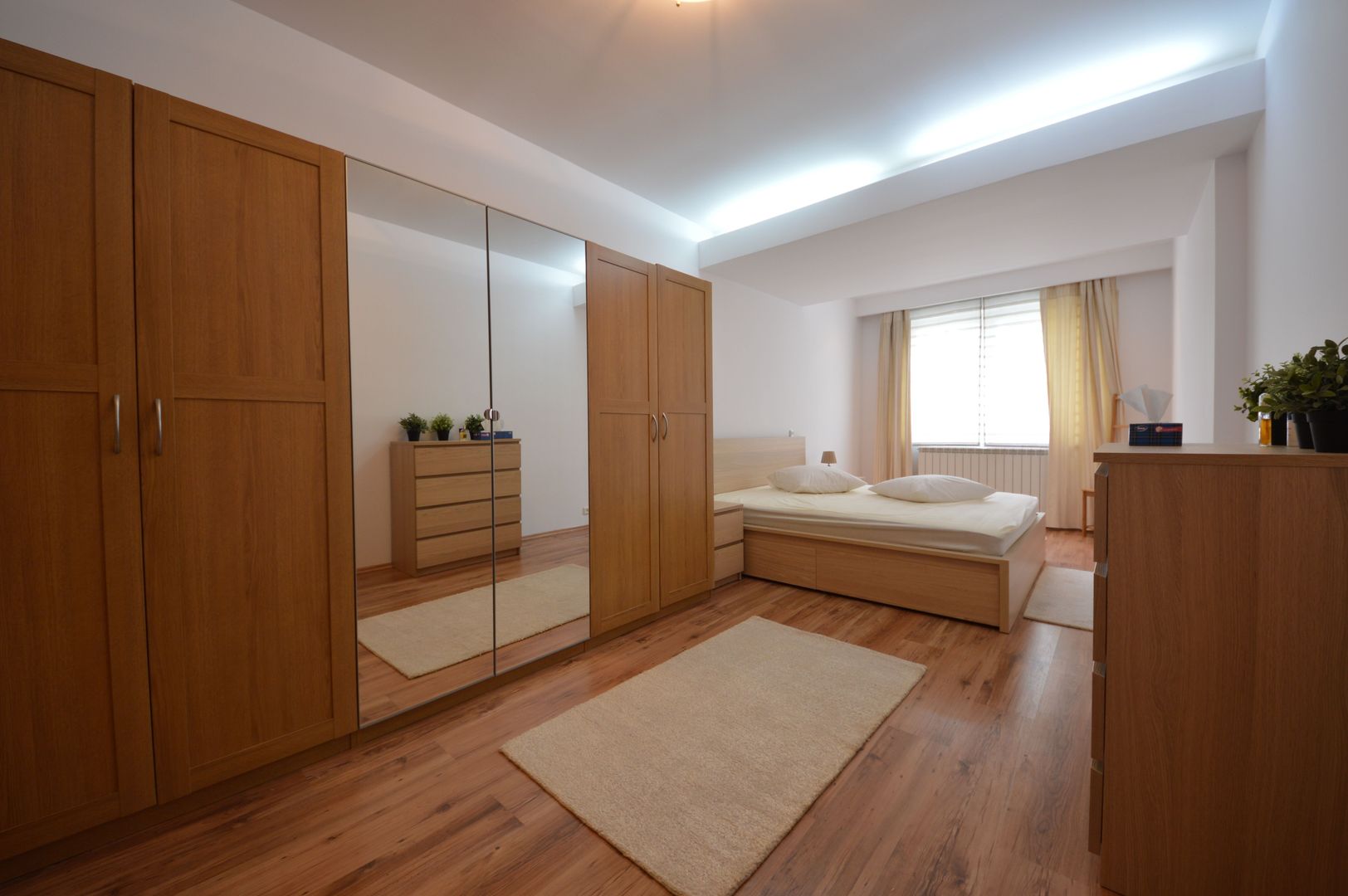 Apartament cu 4 camere de închiriat în zona Herastrau