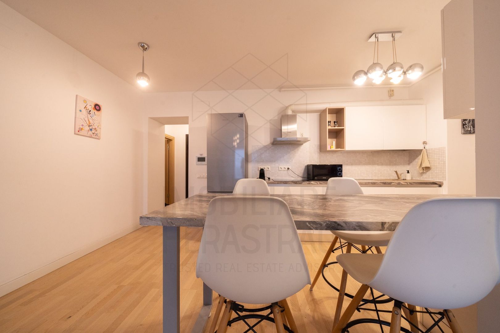 Upground | 2 camere spatioase cu o super vedere | Centrala proprie