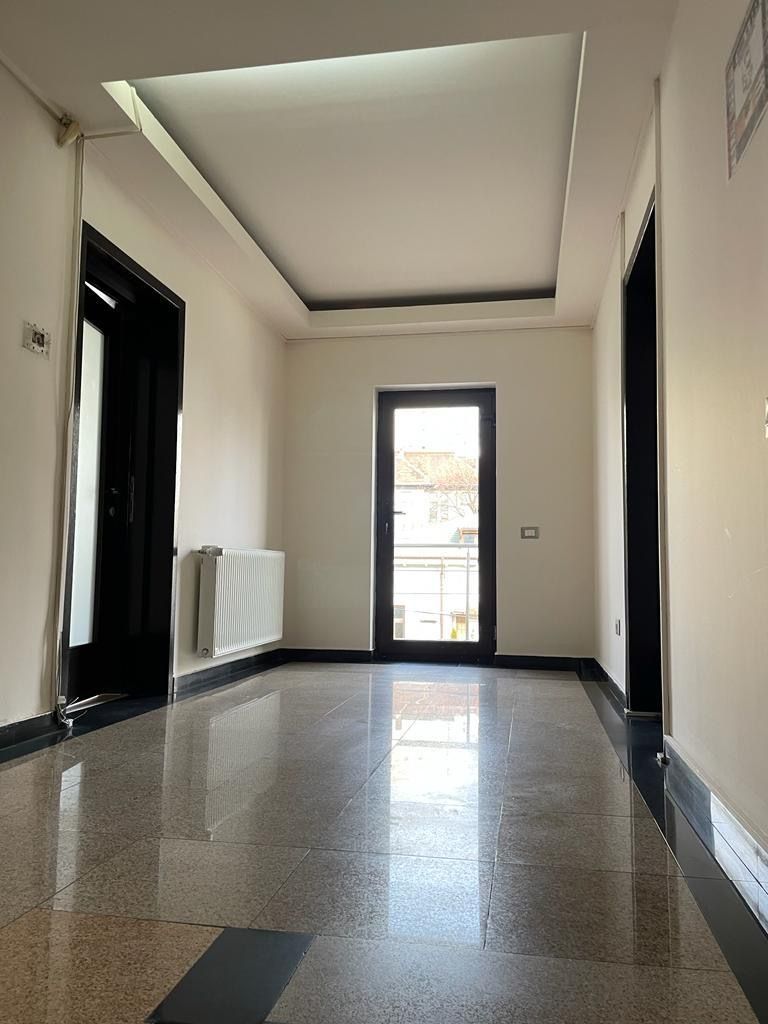 Piata Victoriei | Cladire de Birouri de vanzare