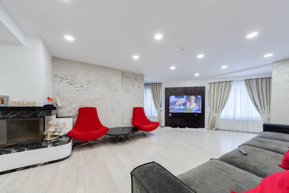 Villa Hellianthus | In the CENTER of the most wanted district of Bucharest