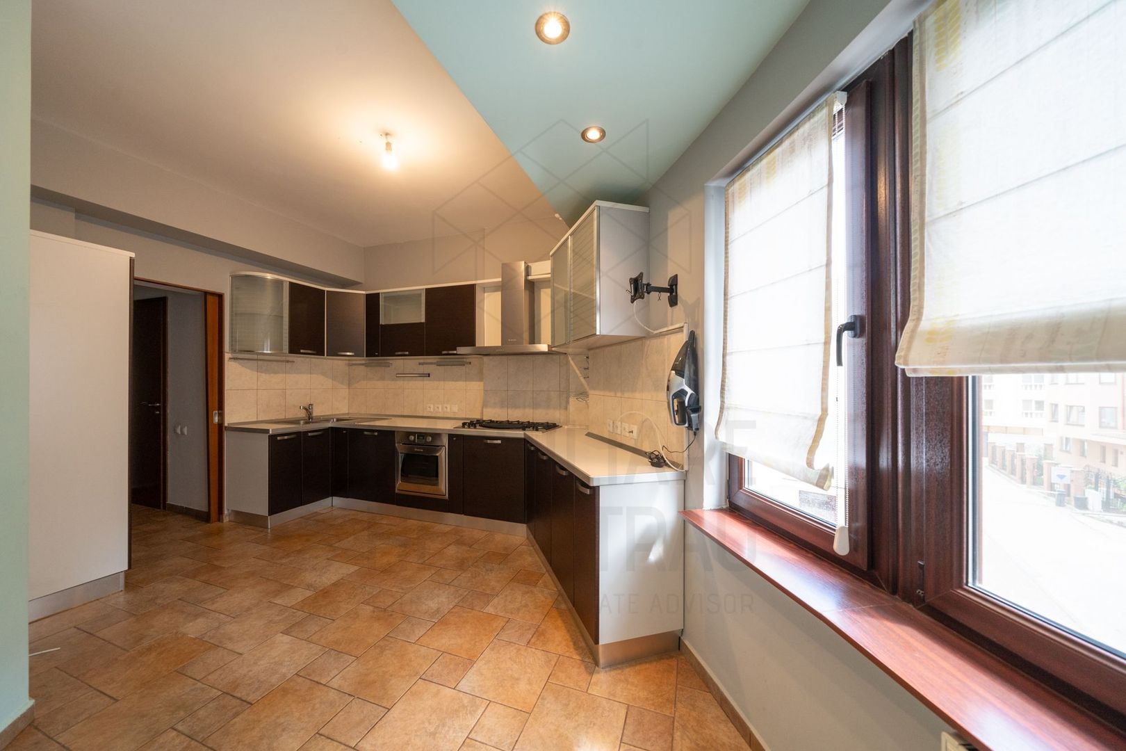 Satul Francez | Herastrau | Apartament spațios 4 camere | Loc parcare si boxă